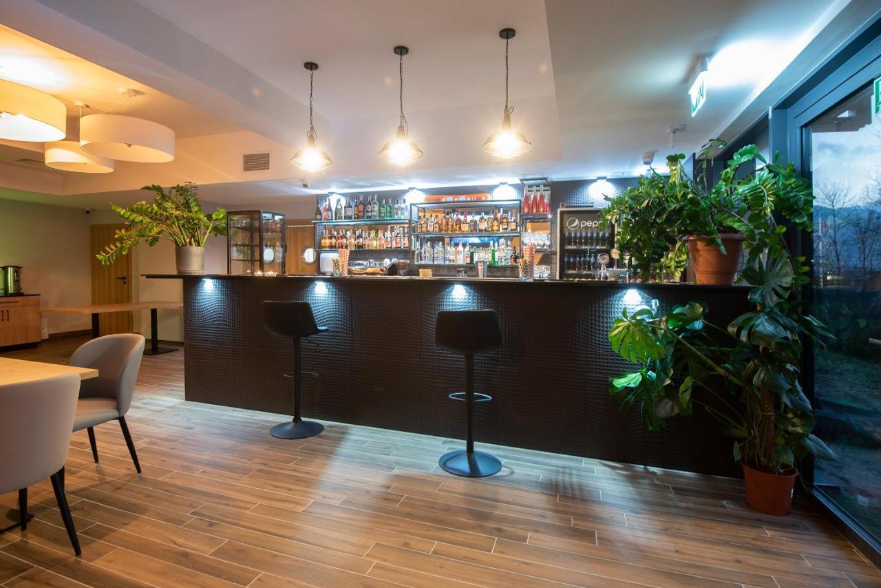 Hotel Jarzebata فيسلا المظهر الخارجي الصورة